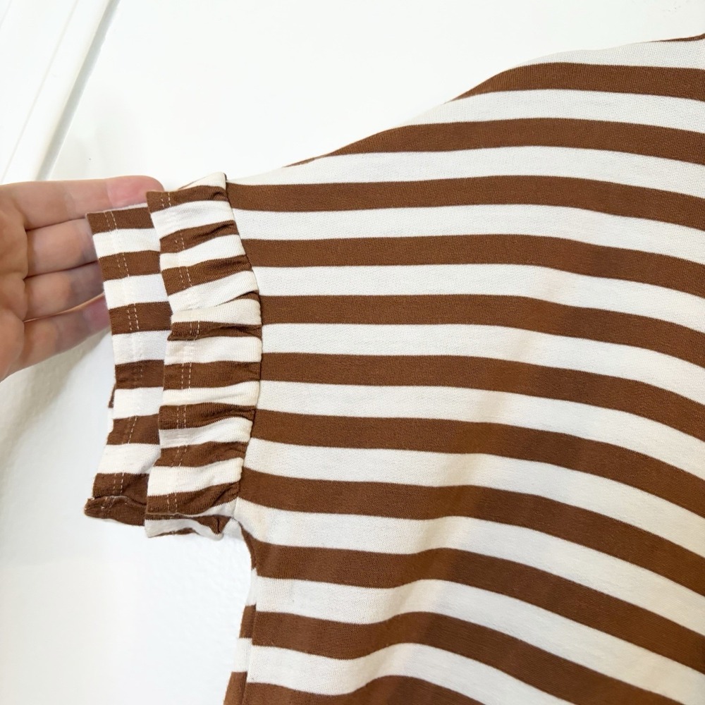Jane + Delancey Brown Stripe Top Women's M Ruffle Short Sleeve Crew Neck Coastal - Picture 3 of 5